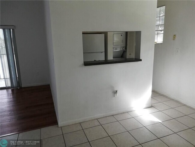 Building Photo - 2031 NW 96th Terrace