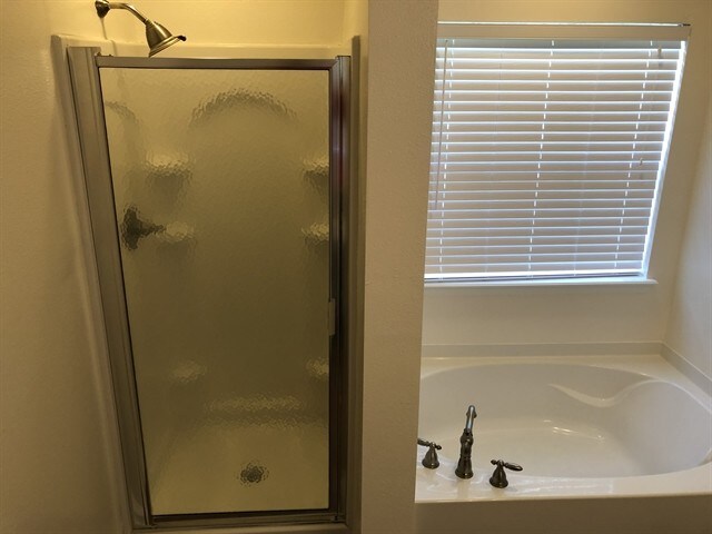 Building Photo - 76083 Deerwood Dr