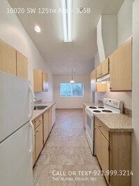 Building Photo - 10020 SW 125th Ave