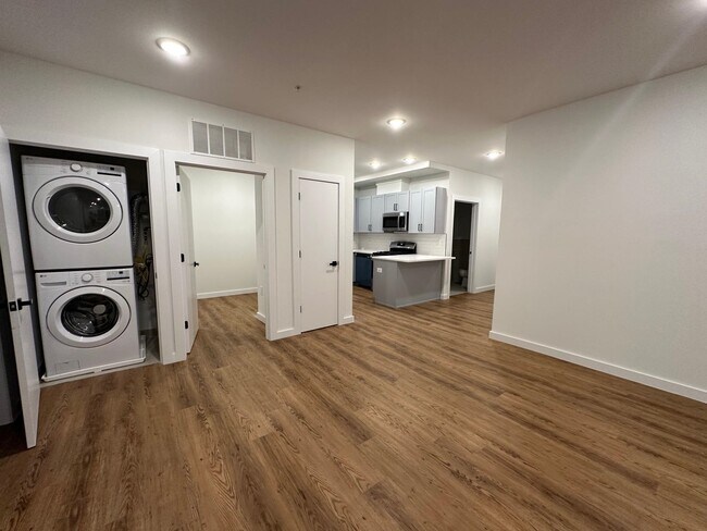 Building Photo - 224 Garfield Ave