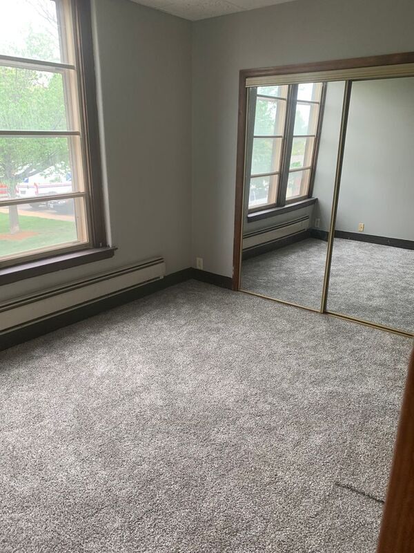 Building Photo - 5402 S 77th St