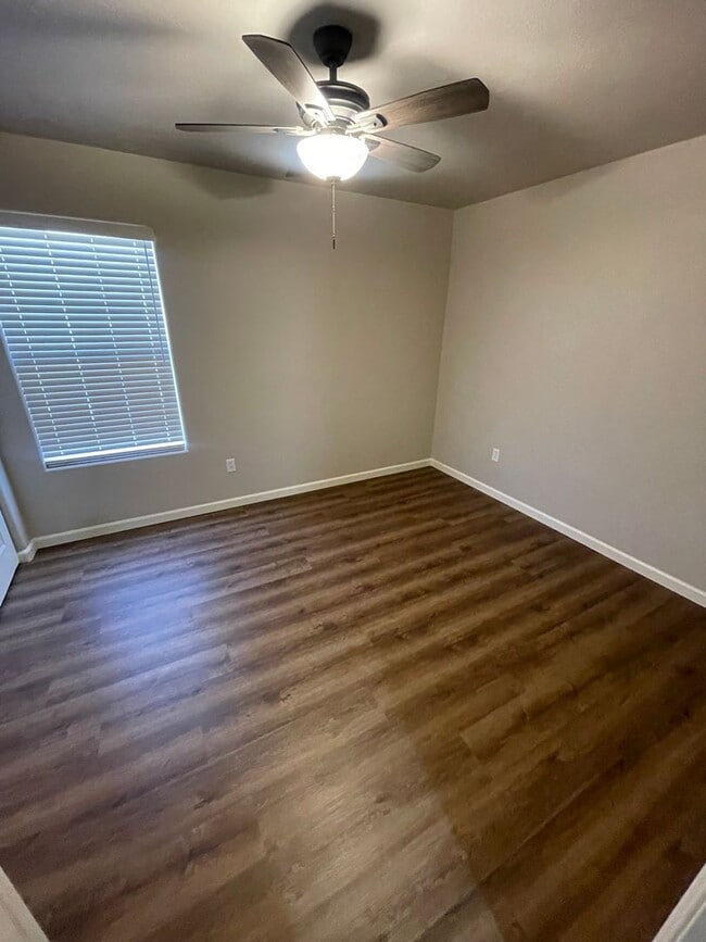 Building Photo - Gorgeous 3 Bedroom / 2 Bathroom Home in Las Colinas