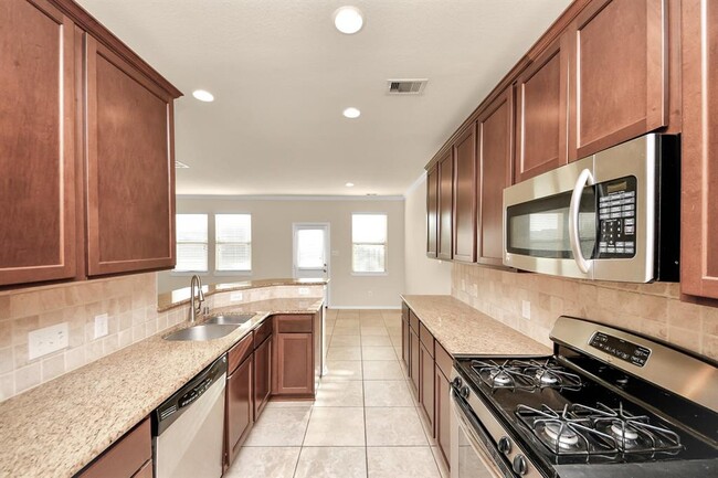 Building Photo - 6483 Calgary Woods Ln