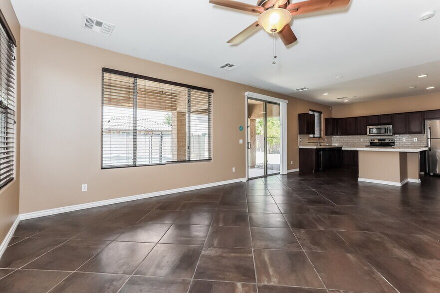 Building Photo - 4128 E Desert Sands Pl