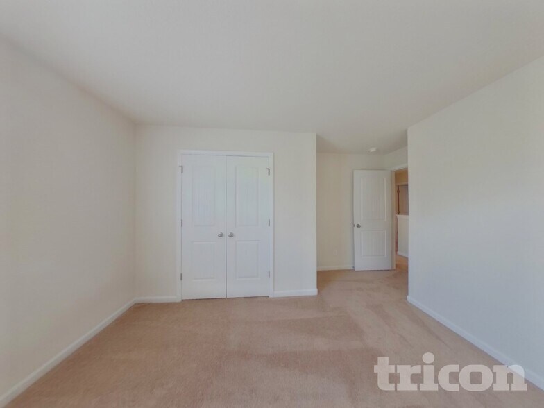 Building Photo - 2174 Southlea Dr