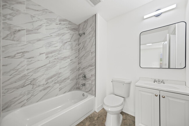 Building Photo - 2853-2855 CHOCTAW AVE