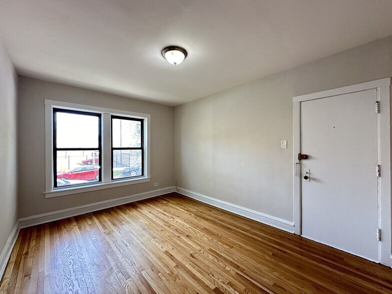Building Photo - 2700 N Spaulding Ave