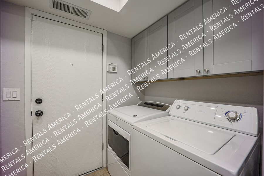 Building Photo - 8449 S 48th St