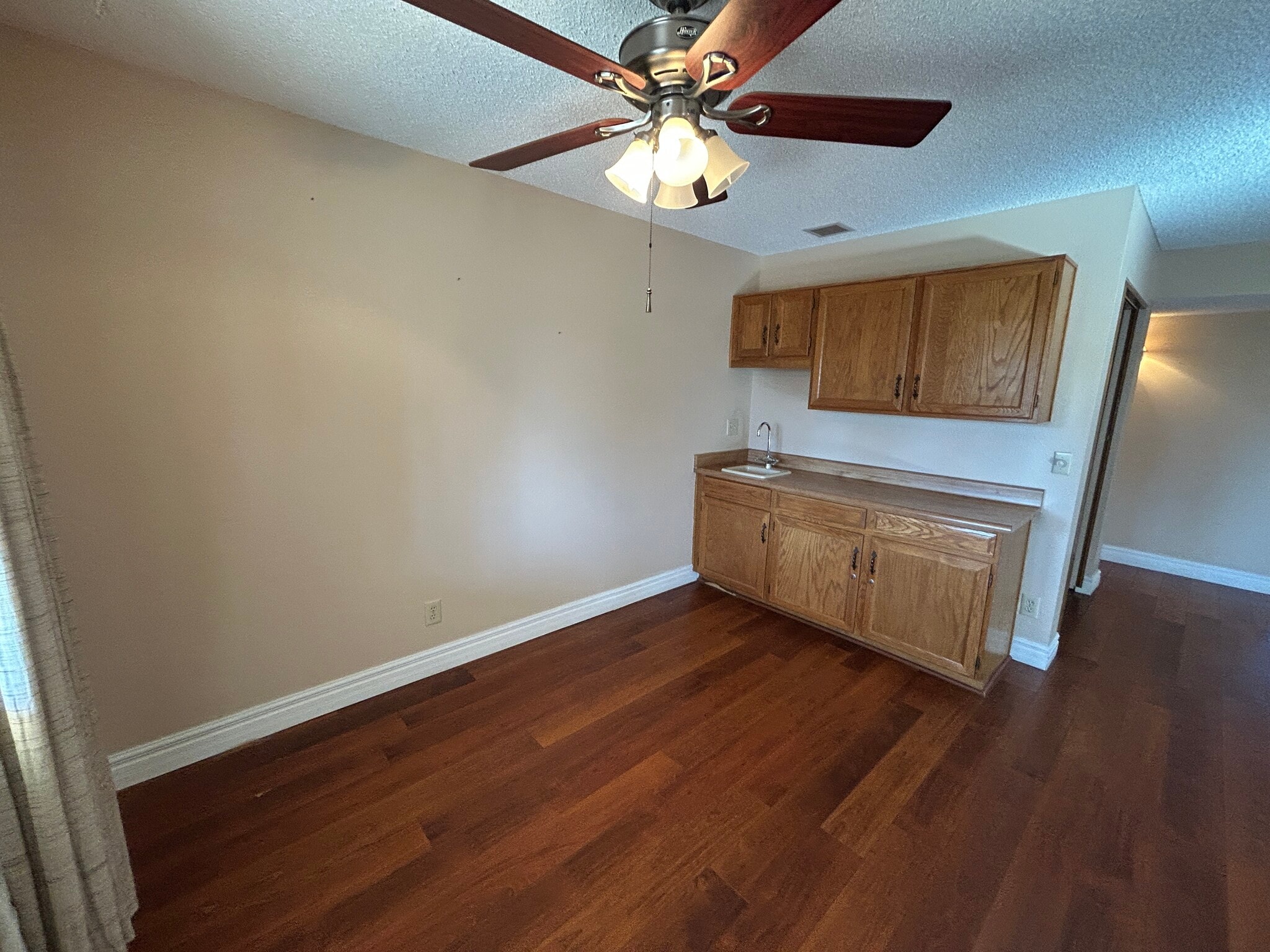 Building Photo - 12138 S Tomi Dr