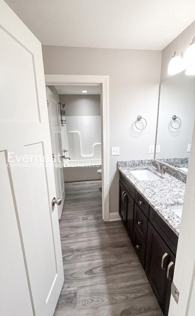 Building Photo - PROMO: 50% off the first month's rent! Adorable 3-Bedroom Home Near Downtown Chattanooga with 2-c...