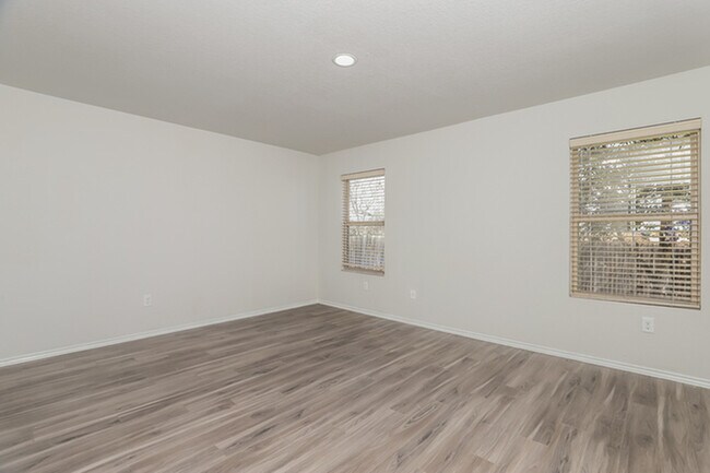 Building Photo - 10718 Goose Way