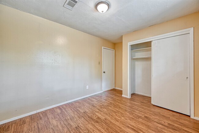 Building Photo - 14427 Campden Hill Rd