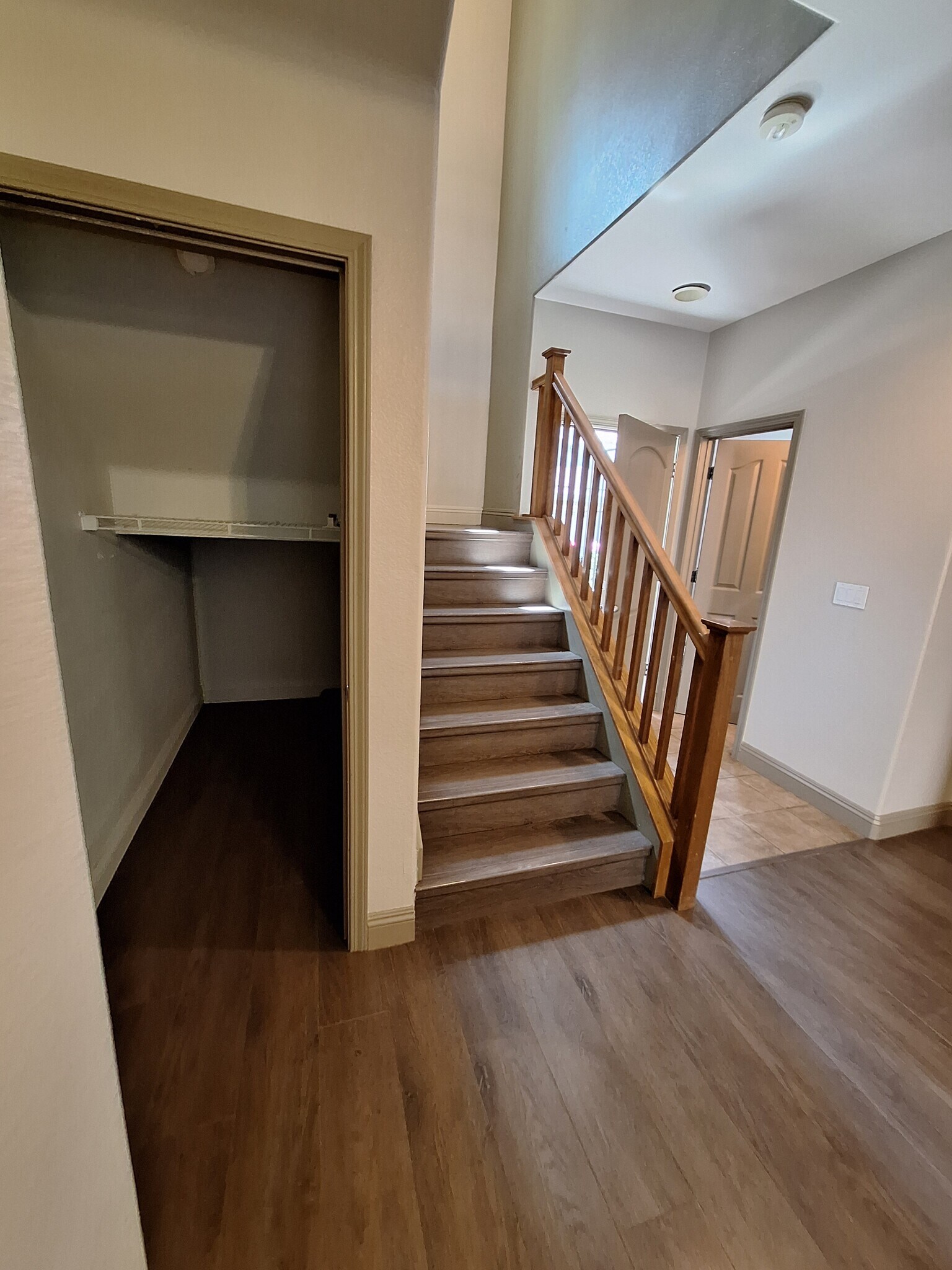 Building Photo - 5424 Knotty Pine Way