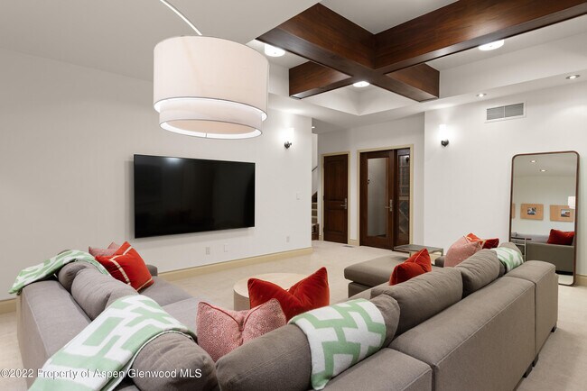 Building Photo - 509 W Hopkins Ave