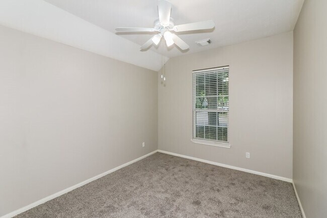 Building Photo - 3951 Eastland Lake Dr