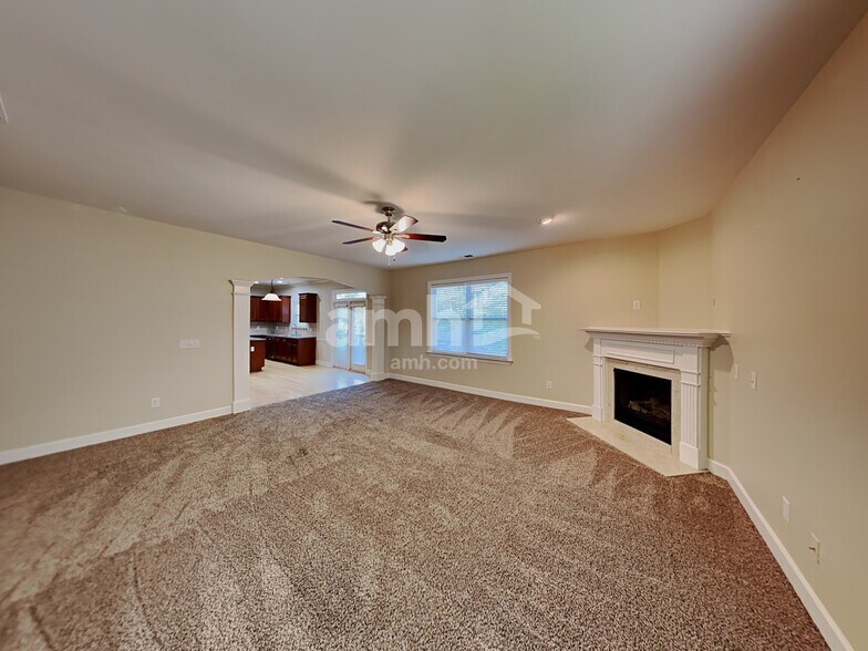 Building Photo - 111 Woodview Ct