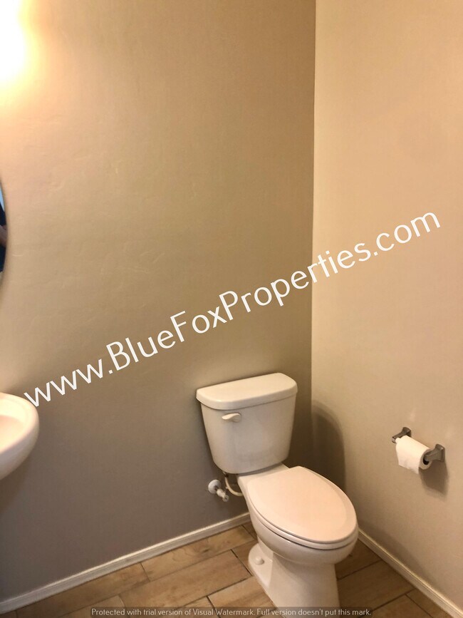 Building Photo - 9009 W Rolling Springs Dr