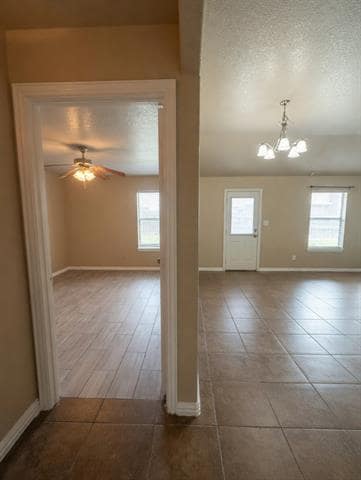 Building Photo - 673 S Heights Dr