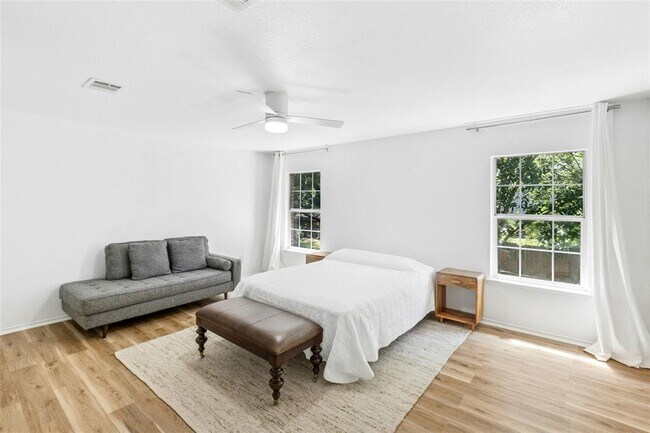 Building Photo - 11208 Midbury Ct