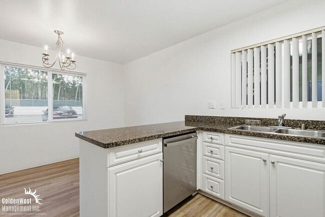 Building Photo - Charming 2Bdm 2Ba Condo in a Gated Community in Rancho Bernardo!