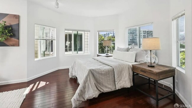 Building Photo - 28 Jennifer Pl