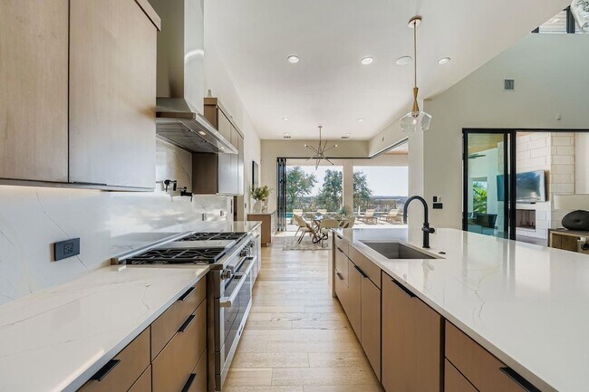 Building Photo - 6412 Lantern View Dr