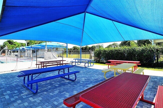 Building Photo - 8375 Glen Rose Way