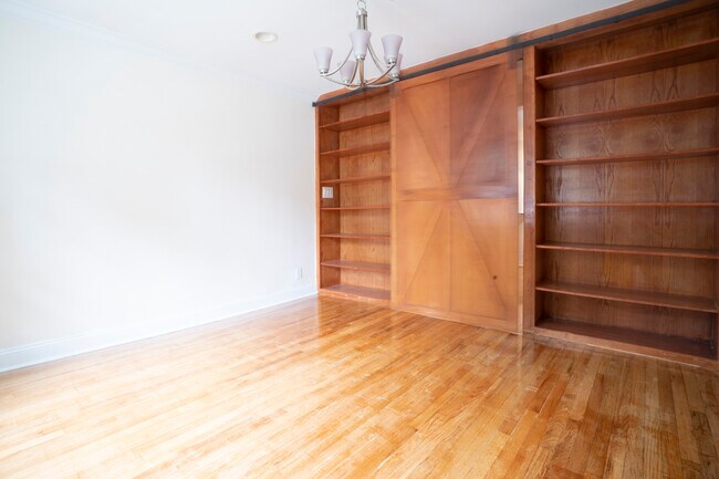 Building Photo - 667 Brooklyn Ave