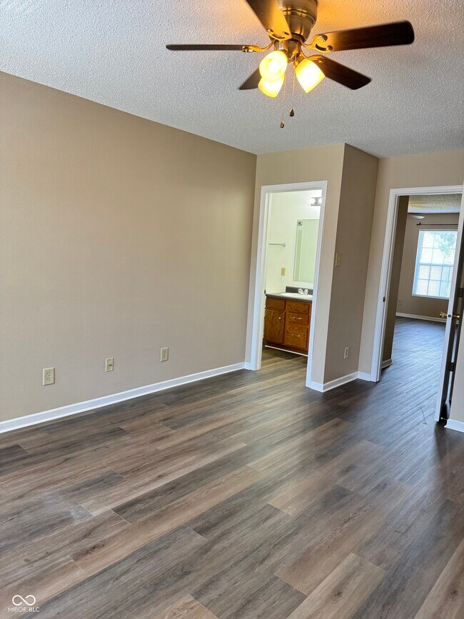 Building Photo - 10797 Miller Dr