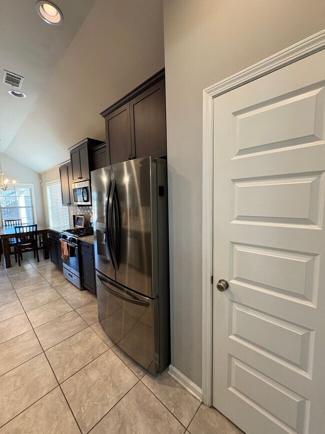 Building Photo - Woodland Creek Rental