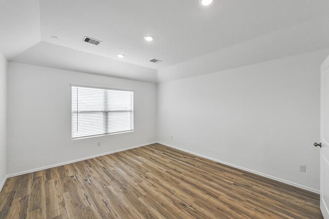 Building Photo - 3718 Shadow Crst Ln