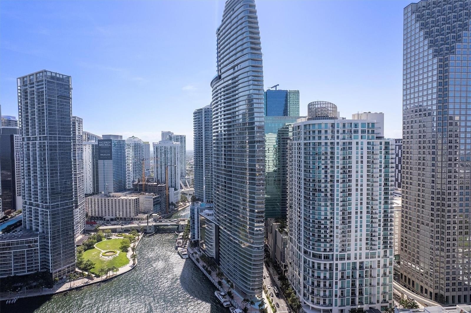 Building Photo - 300 Biscayne Boulevard Way