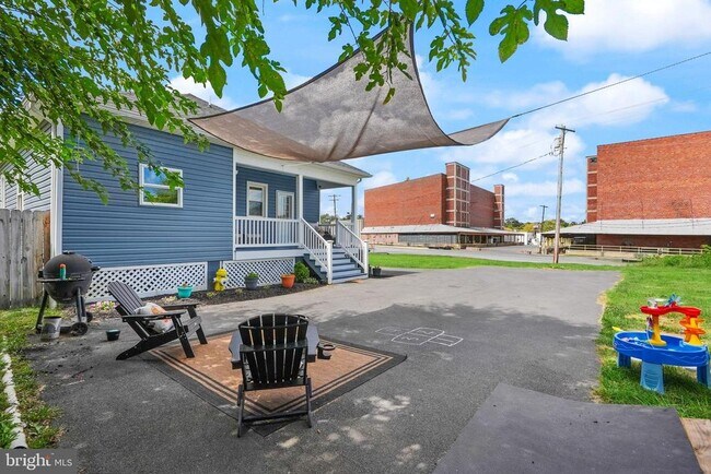 Building Photo - 580 N Braddock St