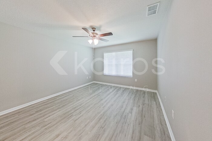 Building Photo - 289 Monarch Ln