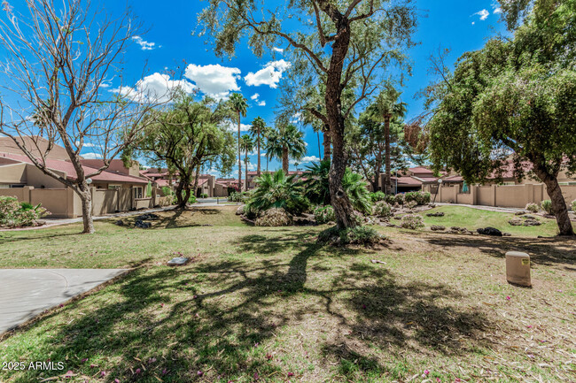Building Photo - 7921 E San Miguel Ave