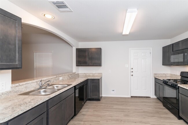 Building Photo - 1241 Narrow Hts Dr