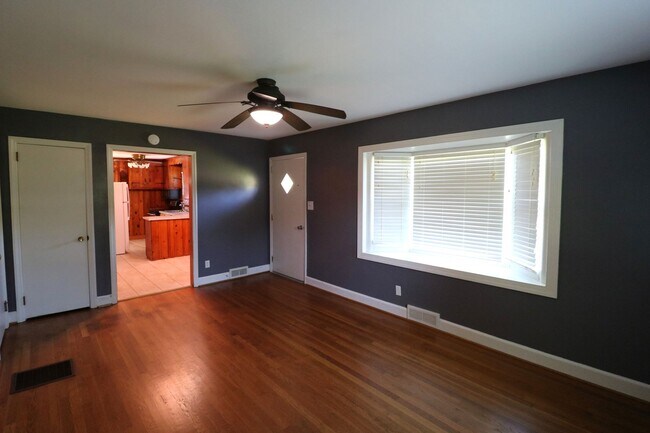 Building Photo - 5611 Windy Hill Dr