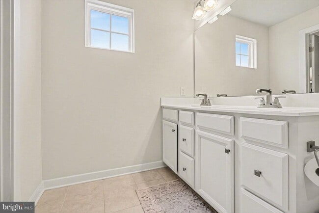 Building Photo - 7202 Parchment Cir