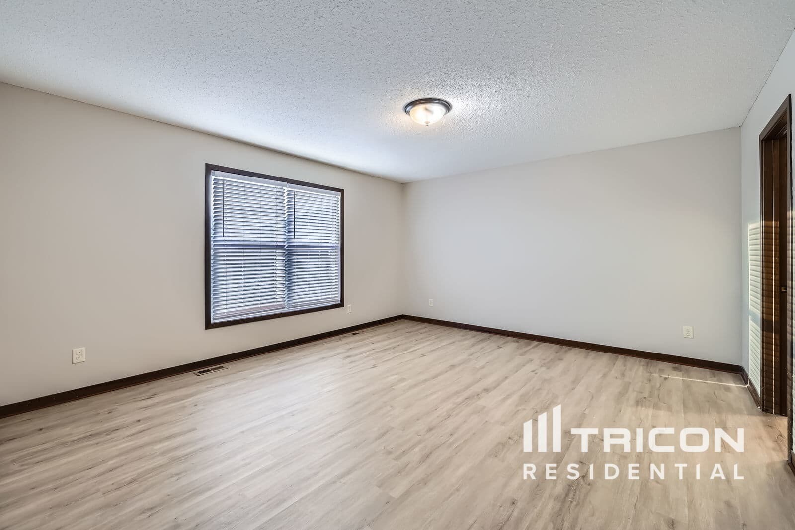 Building Photo - 1074 Landings Ln