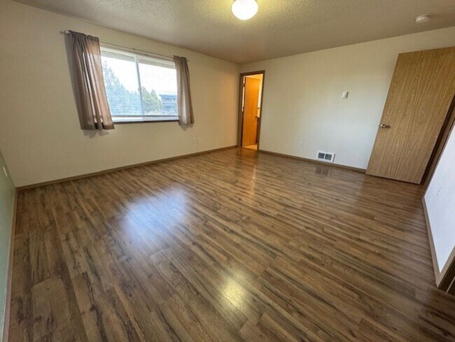 Building Photo - Amazing sunsets just minutes from Bend/Sisters