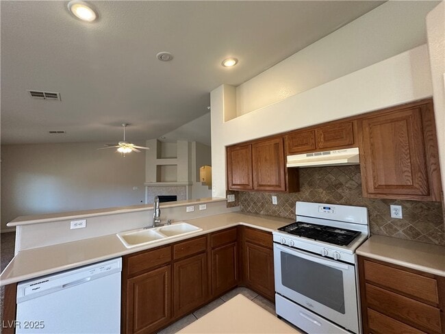Building Photo - 2525 Torch Ave