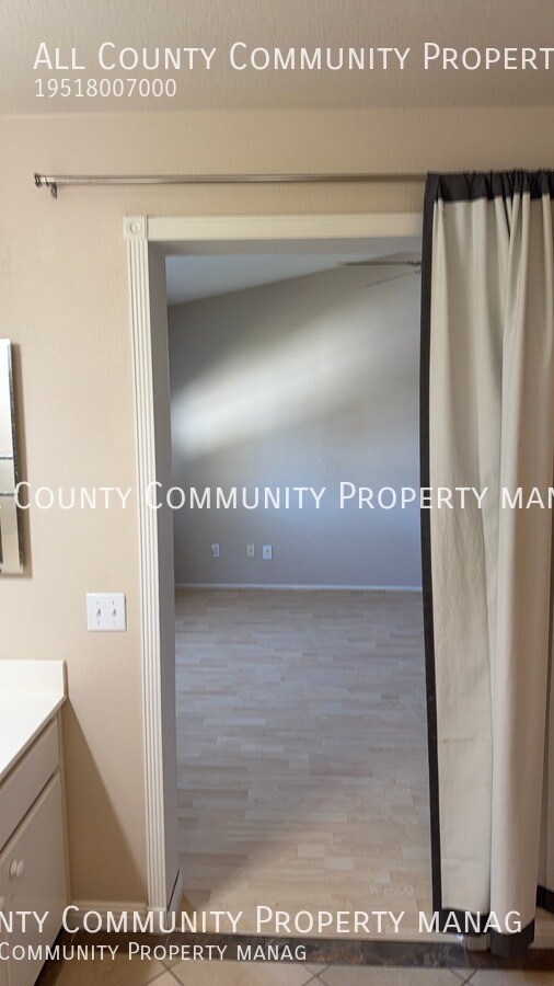 Building Photo - 42176 Chestnut Dr