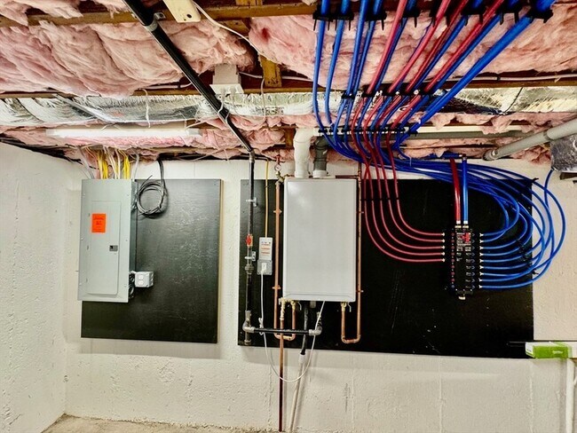 Building Photo - 40 Judy Ln