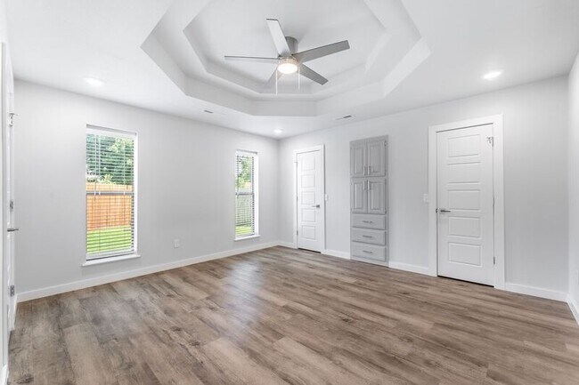 Building Photo - 1906 SE Taylor St