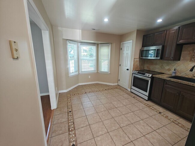 Building Photo - 8201 Skirmish Ln