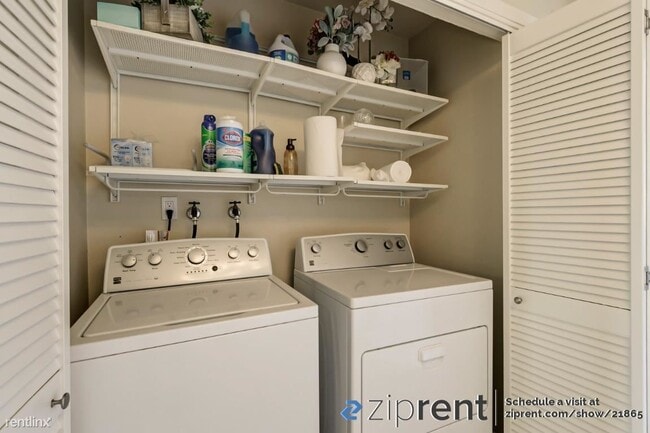 Building Photo - 2 br, 2 bath Townhome - 57 Sereno Cir, Oak...