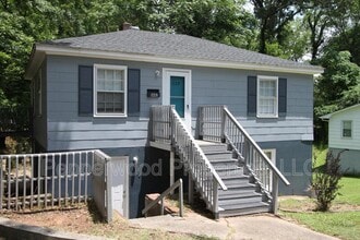 Building Photo - 228 S Hampton Dr