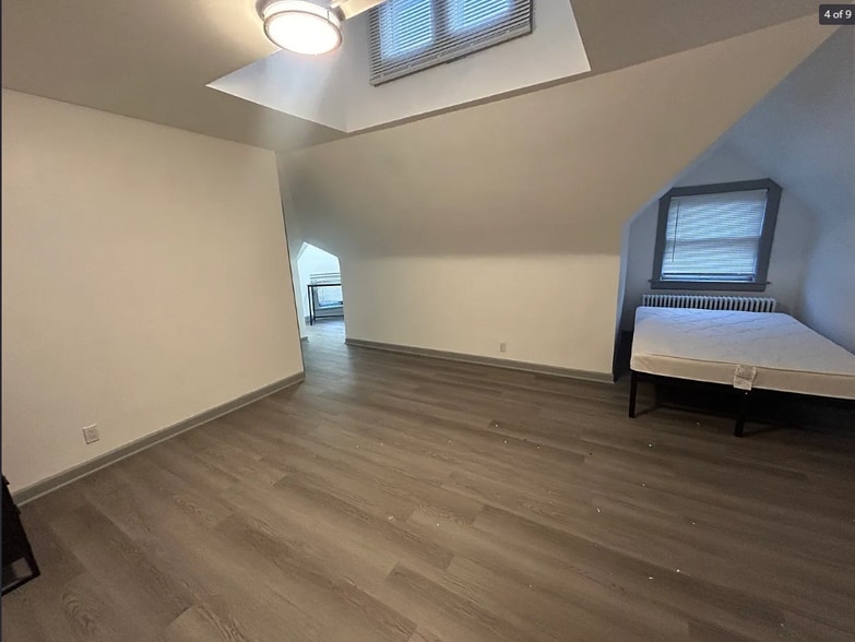 Building Photo - 84 Main St