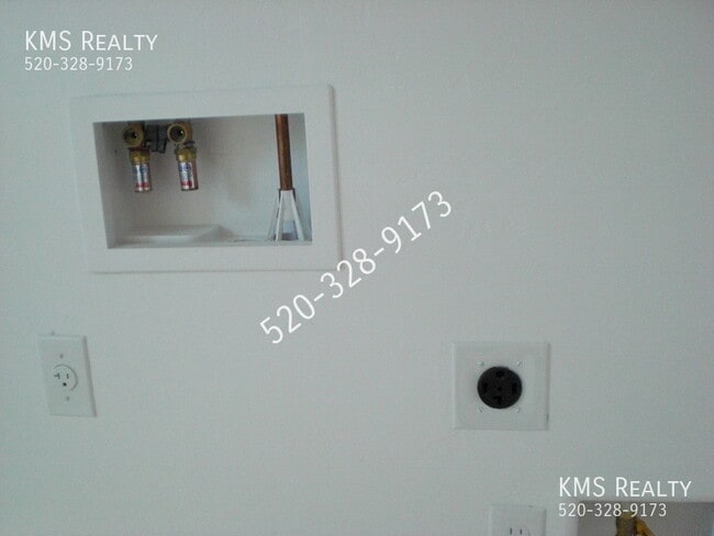 Building Photo - 14013 E Voss St