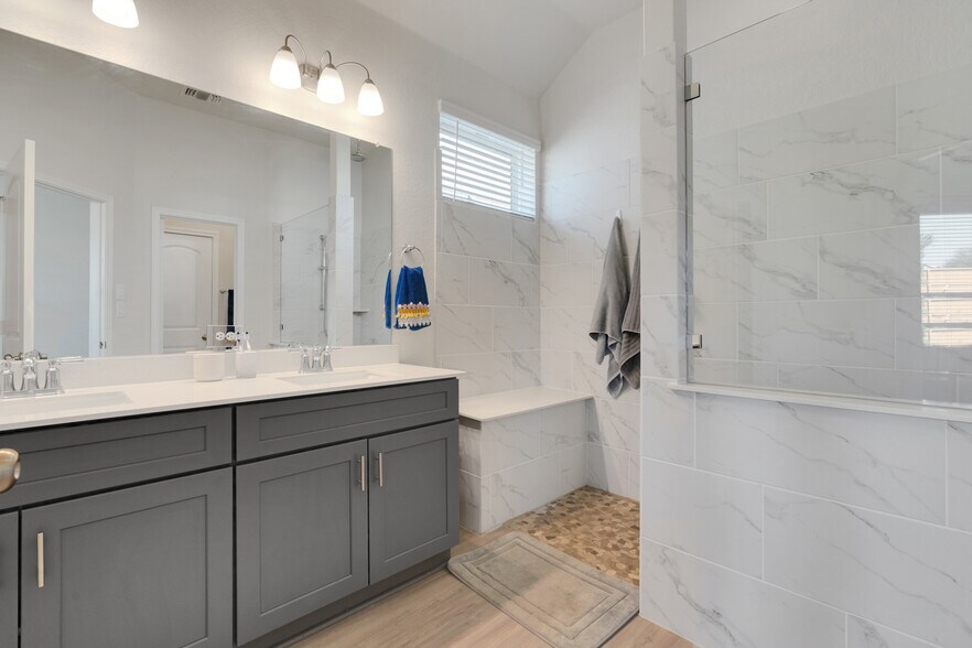 Building Photo - 4733 Whaler